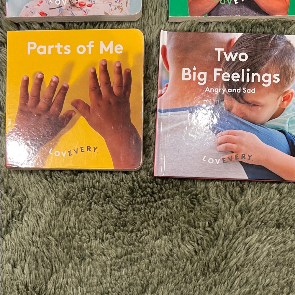 Lovevery books - Picture 4 of 4